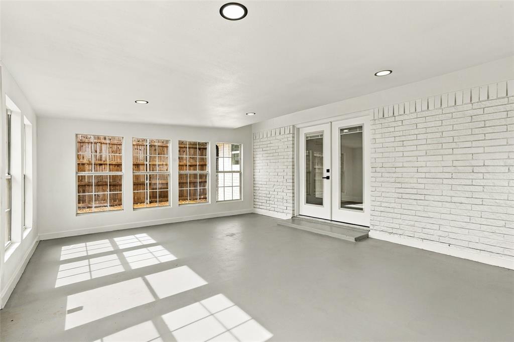1504 Mosley Drive - Photo 25