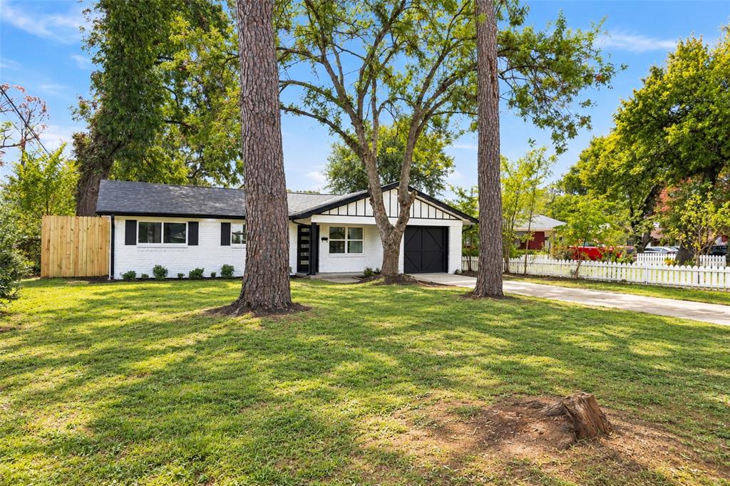 1504 Mosley Drive - Photo 4