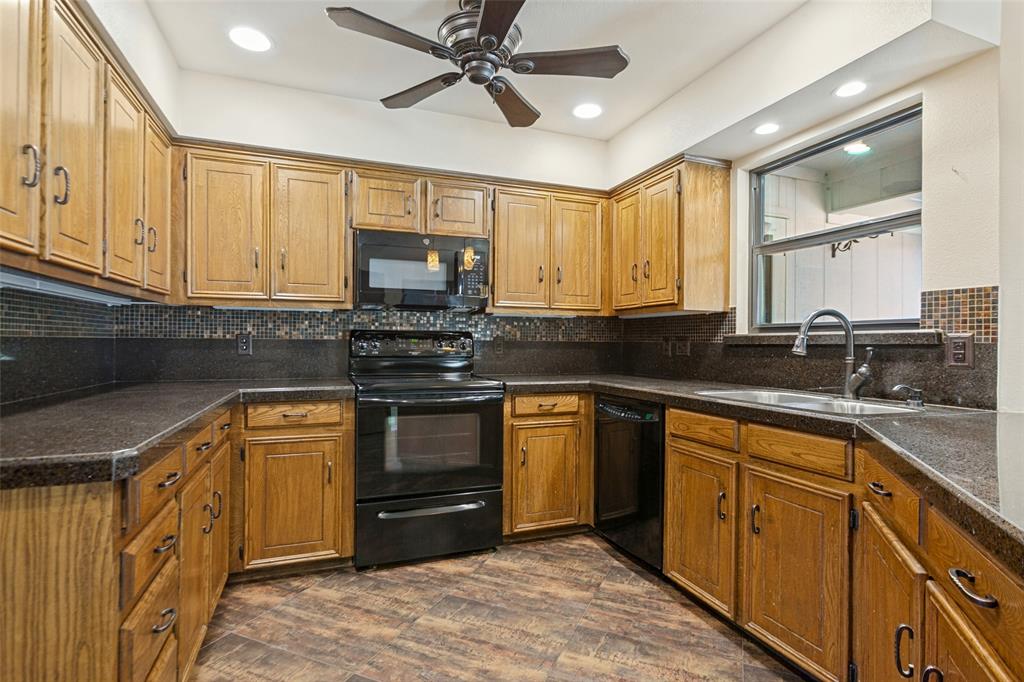 2306 Blackberry Drive - Photo 7