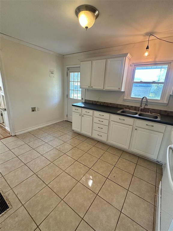 1212 Britt Drive - Photo 7