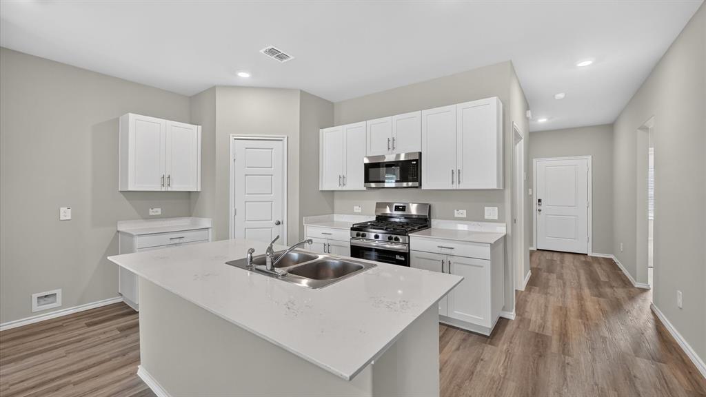 353 AMELIA Avenue - Photo 2