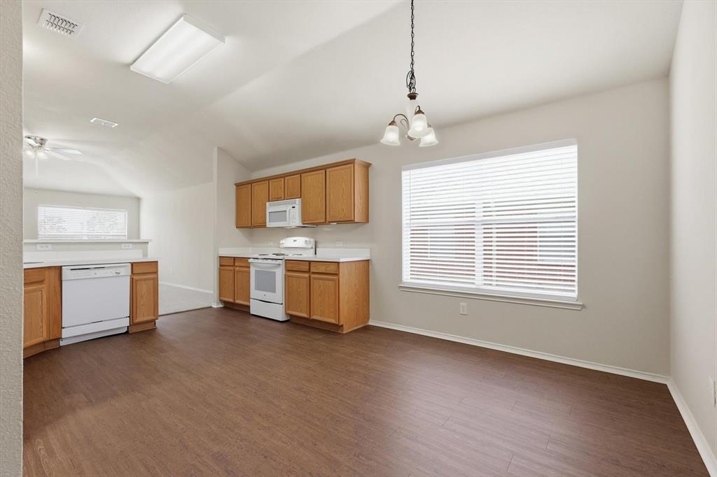 420 Dartmoor Drive - Photo 5