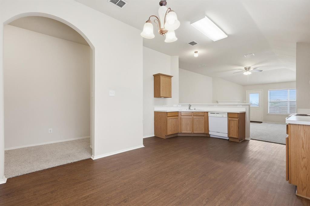 420 Dartmoor Drive - Photo 6