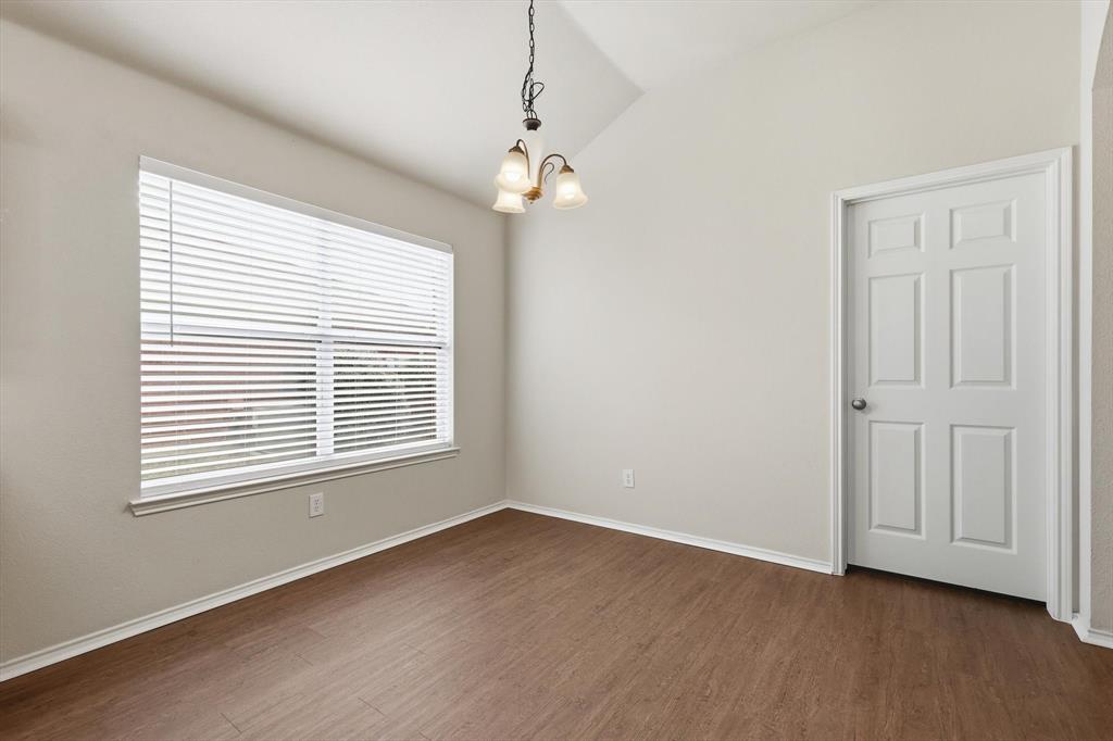 420 Dartmoor Drive - Photo 7