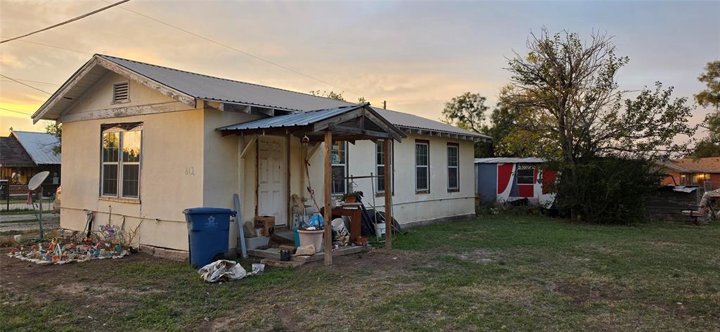612 Duke Street - Photo 2