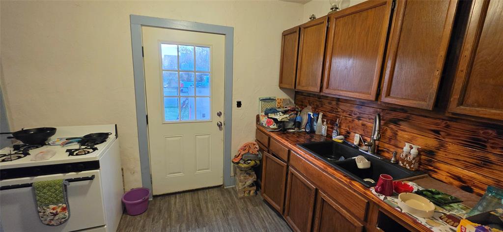 612 Duke Street - Photo 8