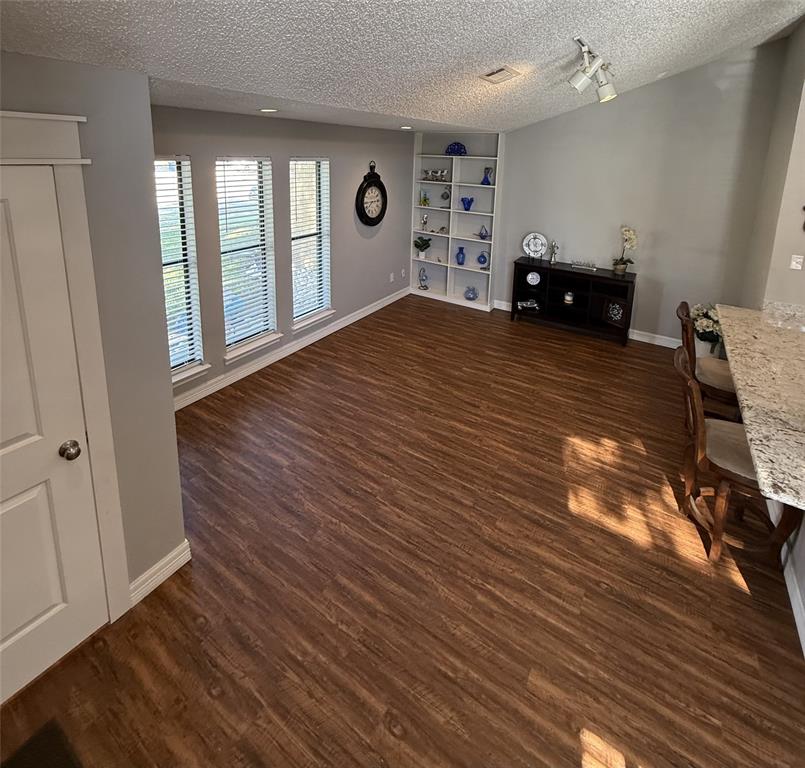 1803 W Jamestown Drive - Photo 4