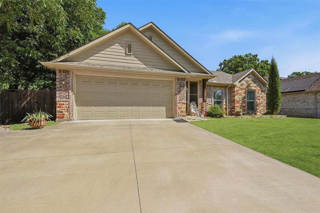 709 W Lamberth Road - Photo 2