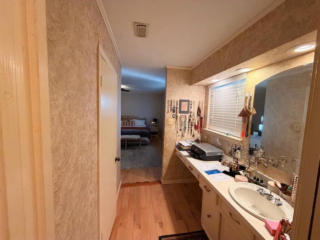 301 San Mateo Court - Photo 10