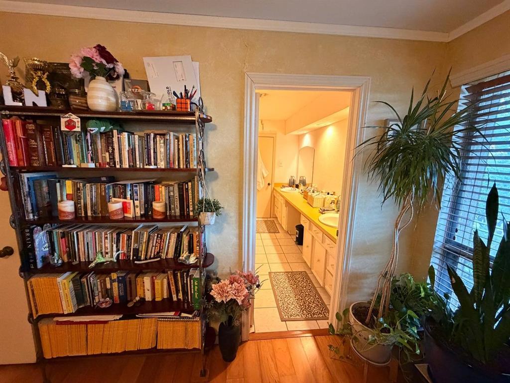 301 San Mateo Court - Photo 16
