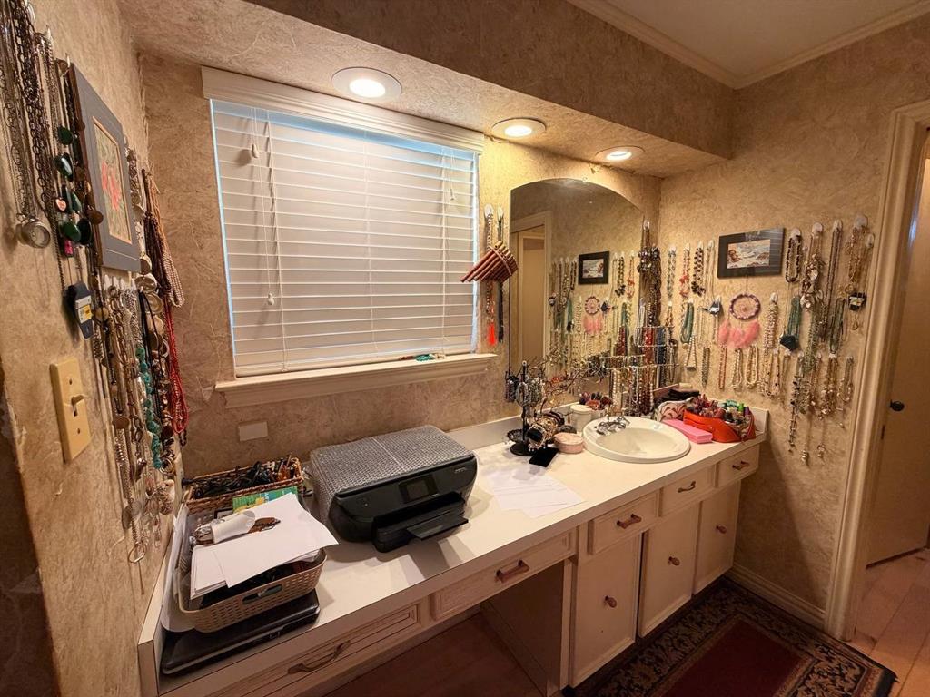 301 San Mateo Court - Photo 8