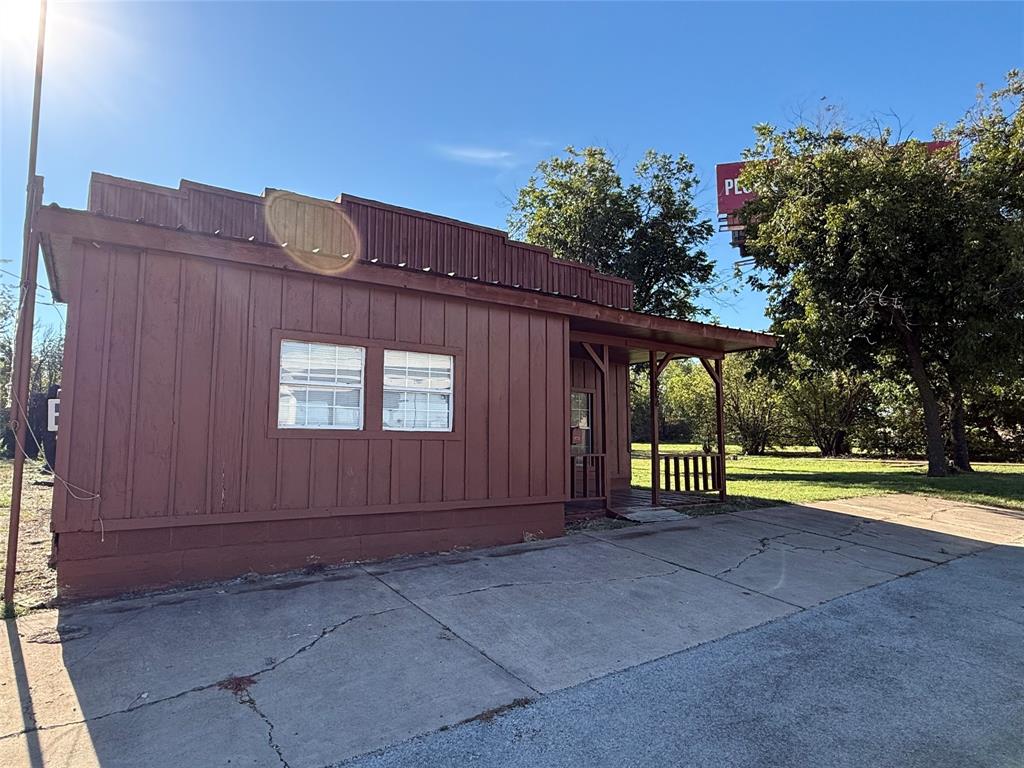 1604 Fisk Avenue - Photo 1