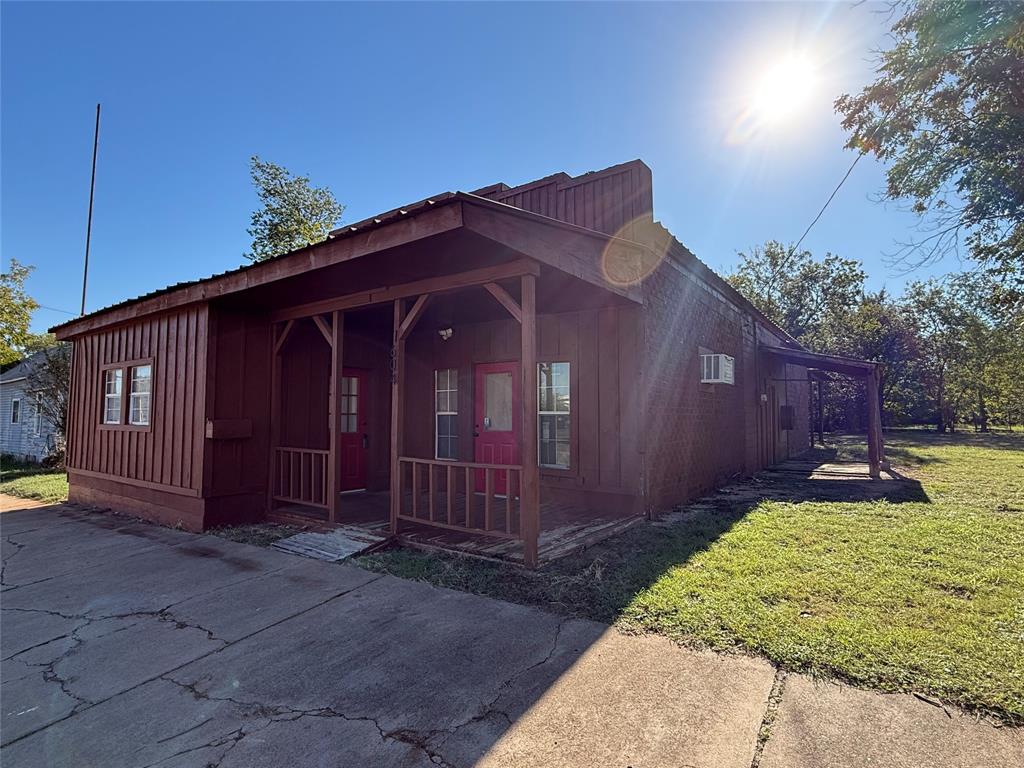 1604 Fisk Avenue - Photo 2