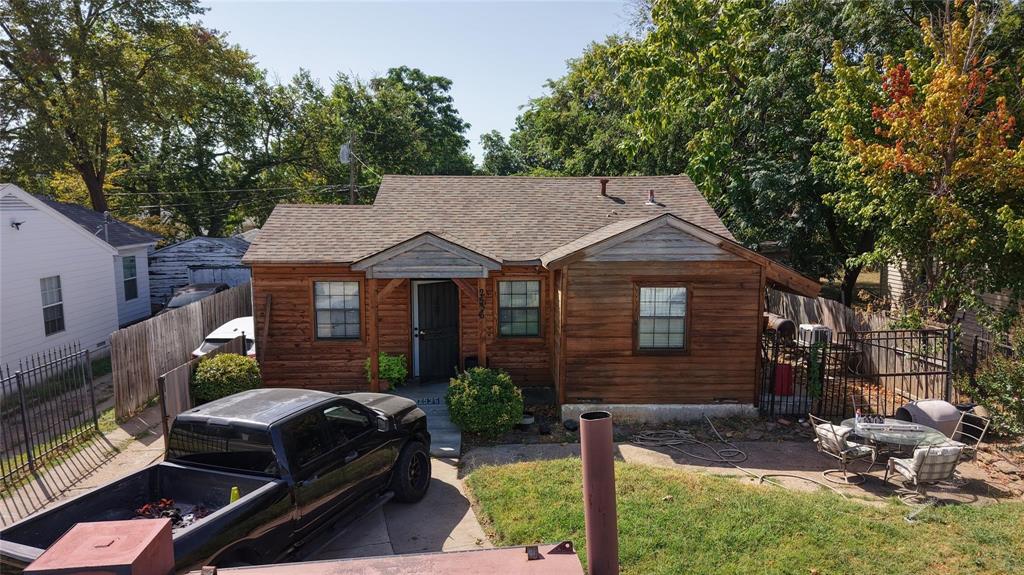 2536 Jennings Avenue - Photo 1