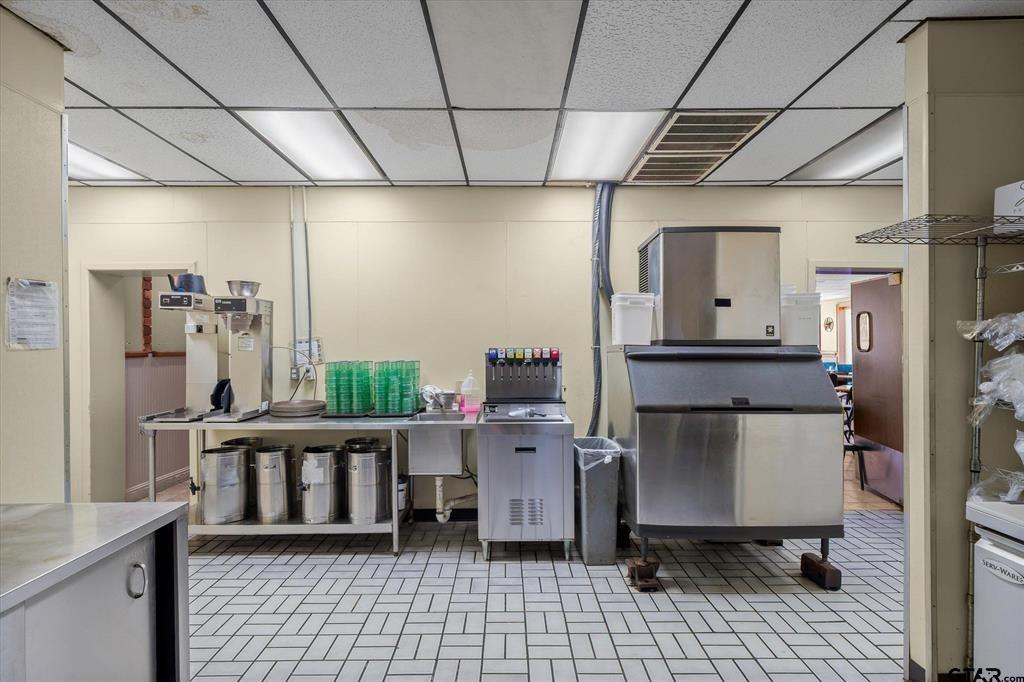 304 W Broad Street - Photo 36