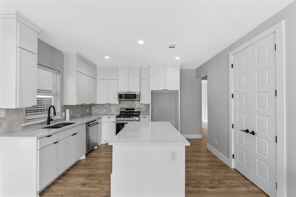 1510 S Lindsay - Photo 1