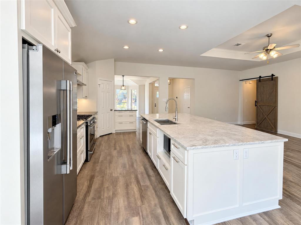 2830 Beacon Hill Drive - Photo 6
