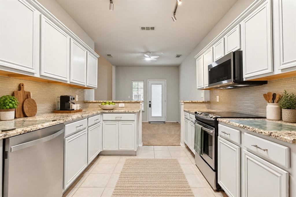 9809 Rockwall Road - Photo 11
