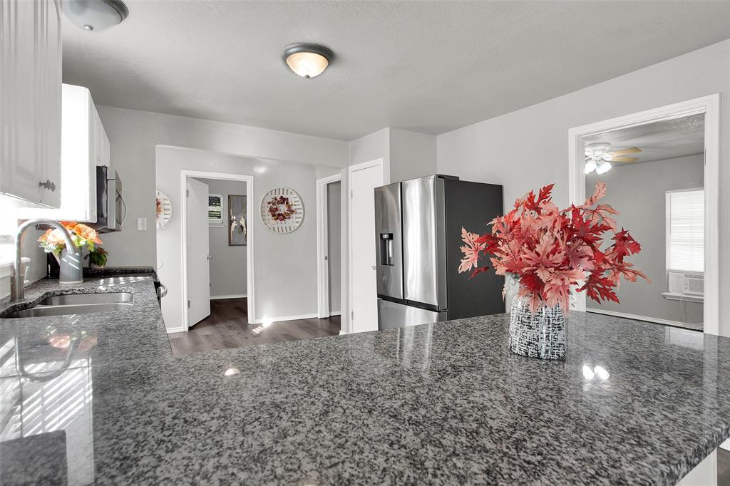 1107 Beech Street - Photo 6