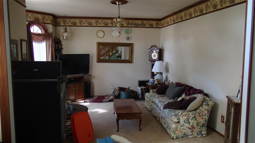 1039 Cassion Drive - Photo 2