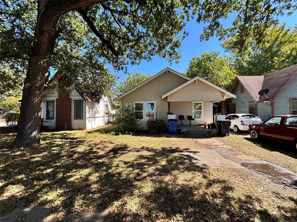 2940 Warren Avenue - Photo 1
