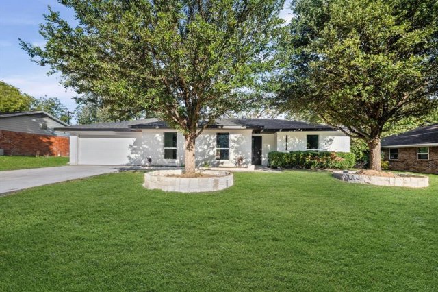 1321 E Windsor Drive