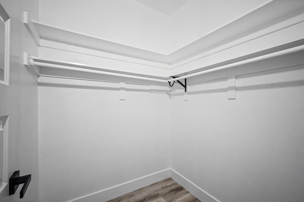 1321 E Windsor Drive - Photo 17