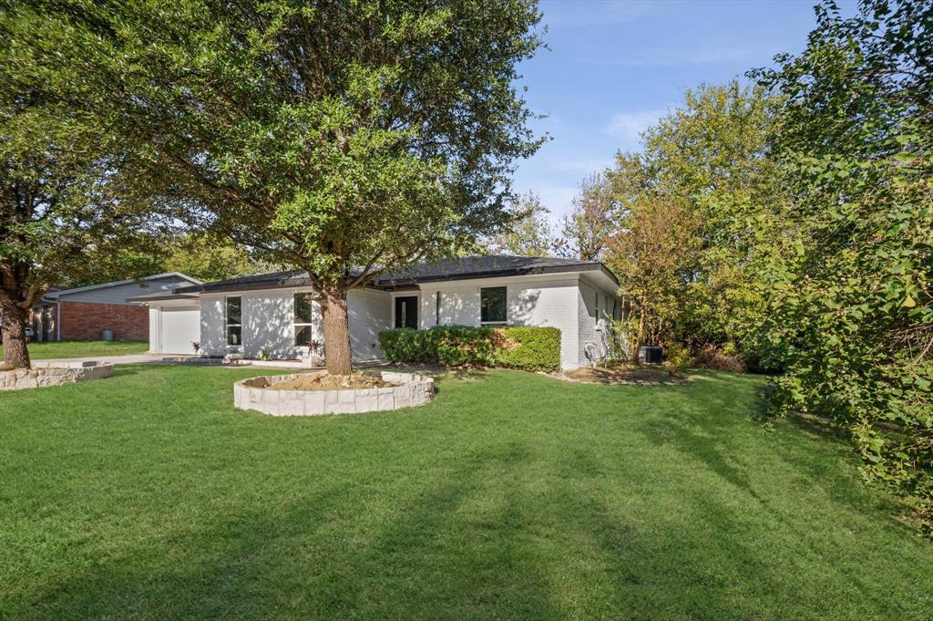 1321 E Windsor Drive - Photo 2