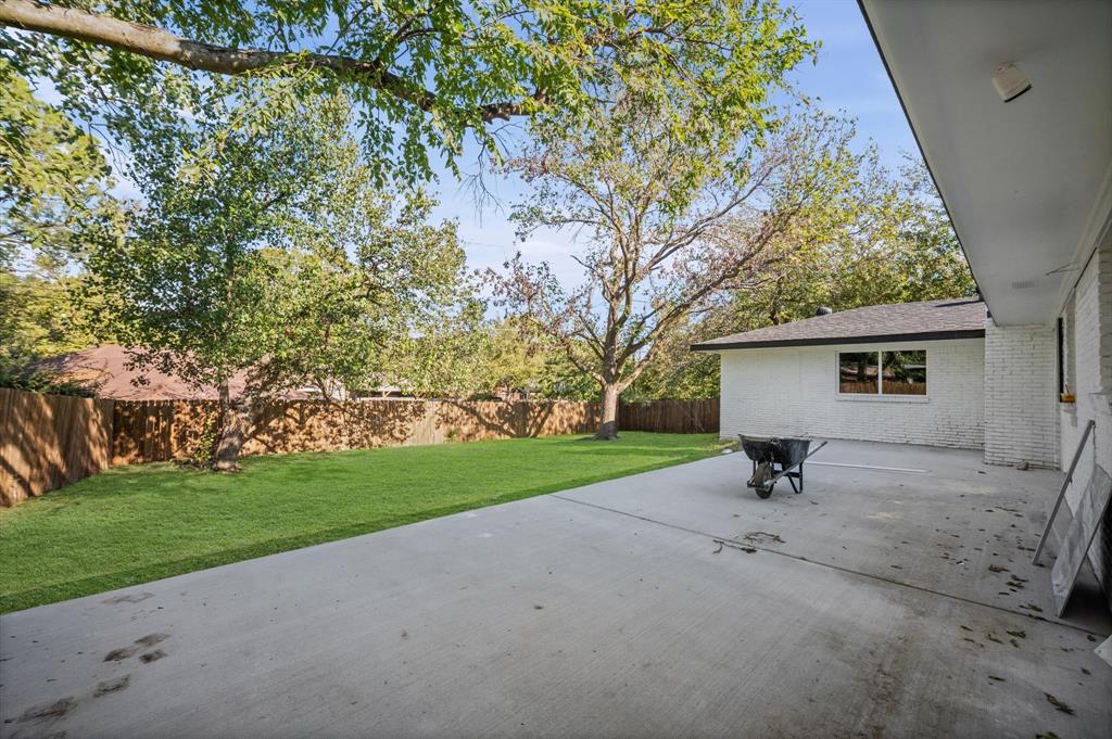 1321 E Windsor Drive - Photo 24