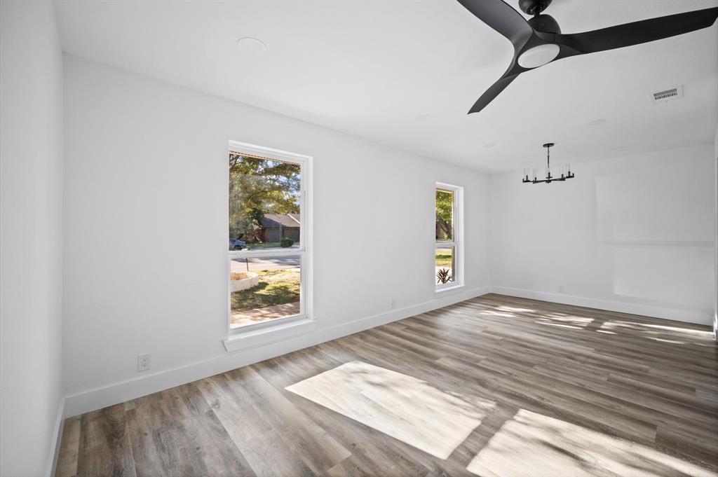 1321 E Windsor Drive - Photo 7
