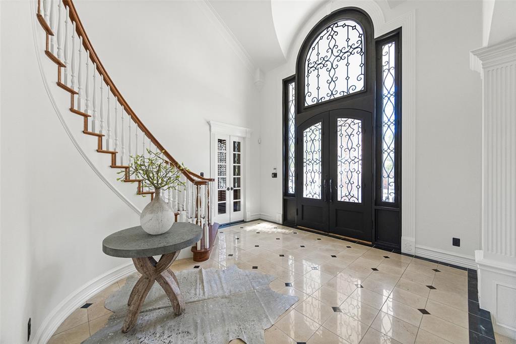 4600 Westbury Drive - Photo 4