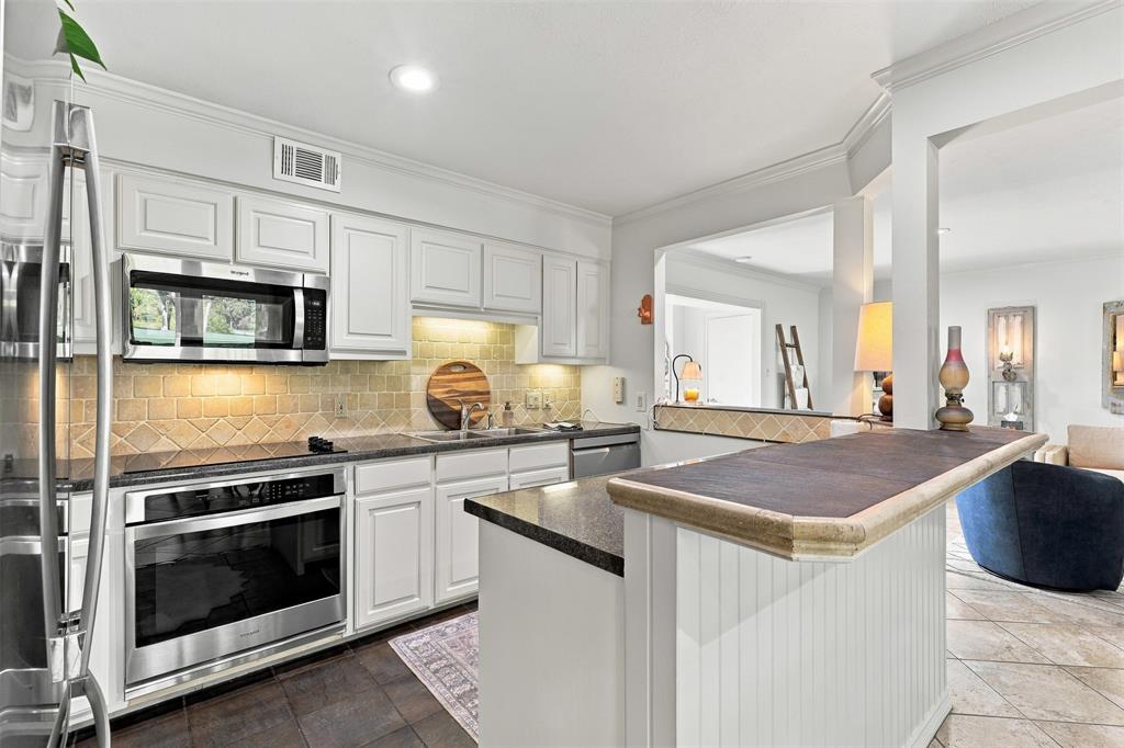 63 One Main Place - Photo 14
