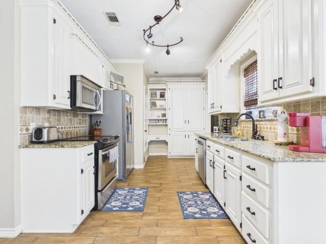 815 Lucas Drive - Photo 14