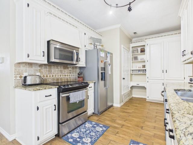 815 Lucas Drive - Photo 15