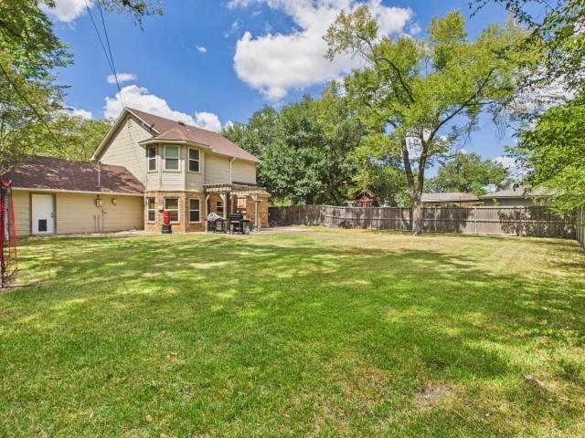 815 Lucas Drive - Photo 34