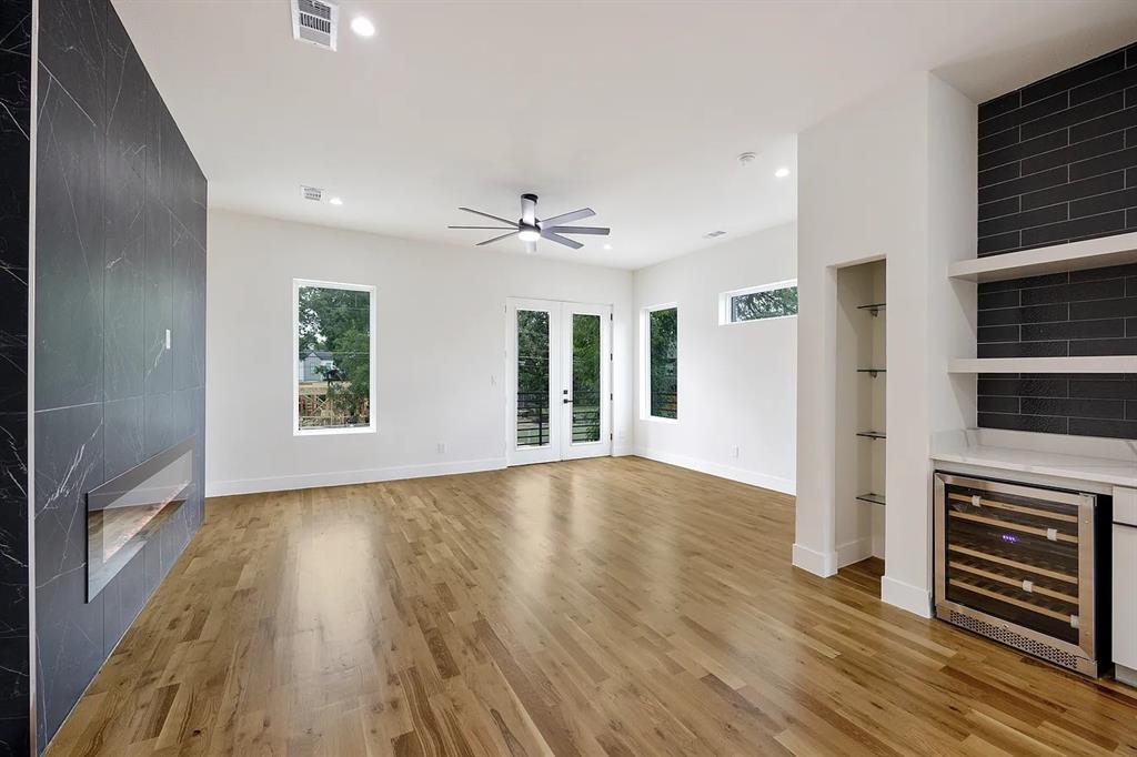 112 Muncie Avenue - Photo 1