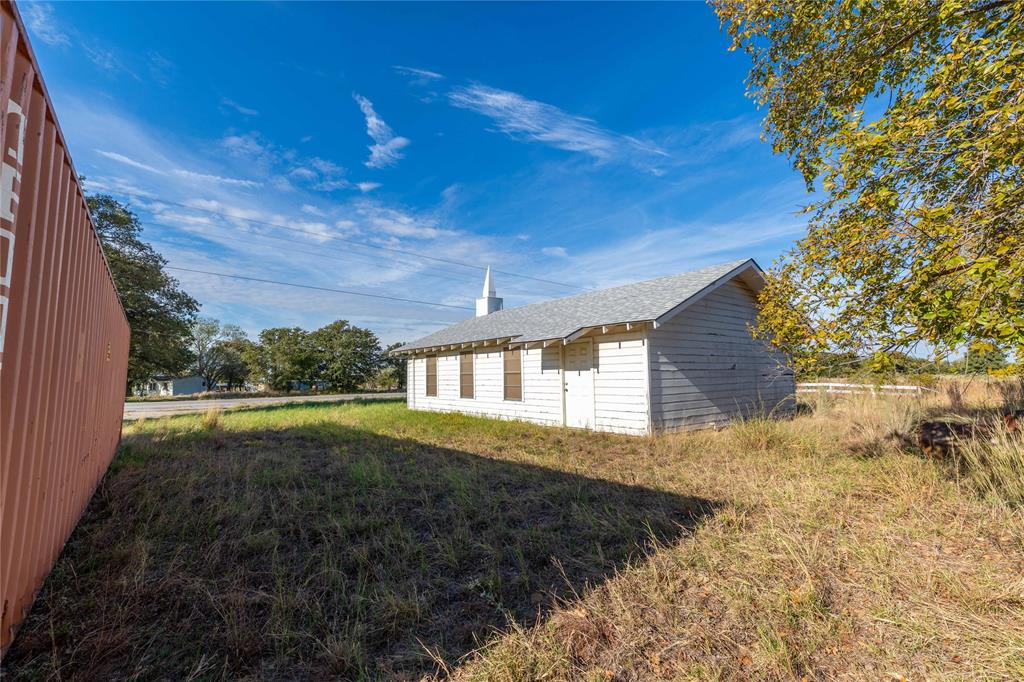 2251 Highway 6 - Photo 4