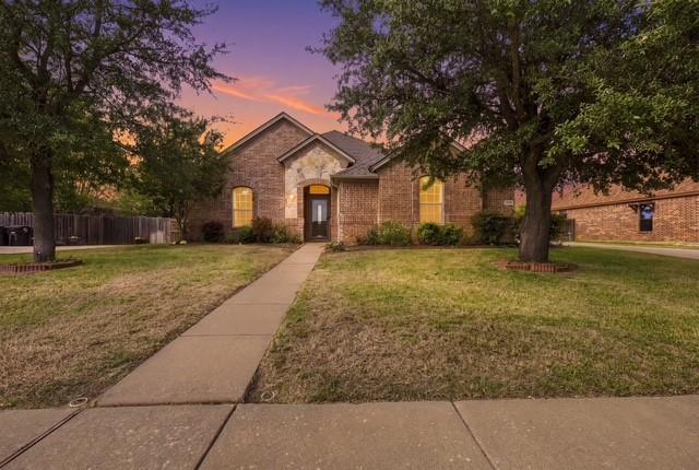 1608 Hawthorne Street - Photo 3