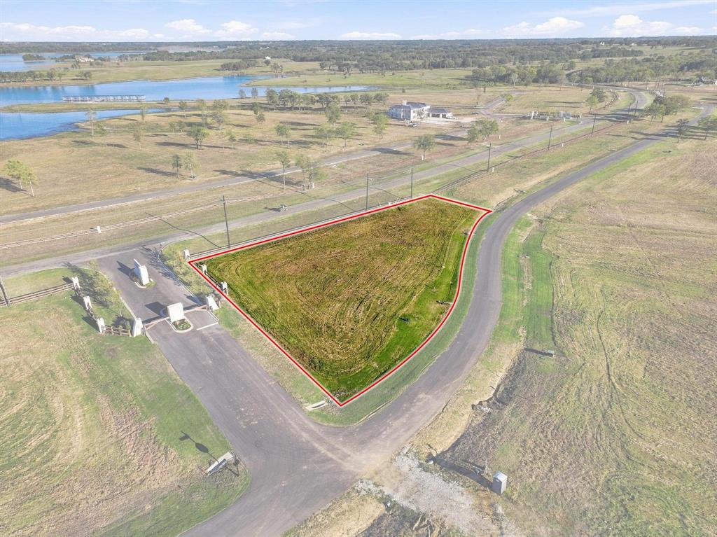 438 Lakeshore Terrace - Photo 4
