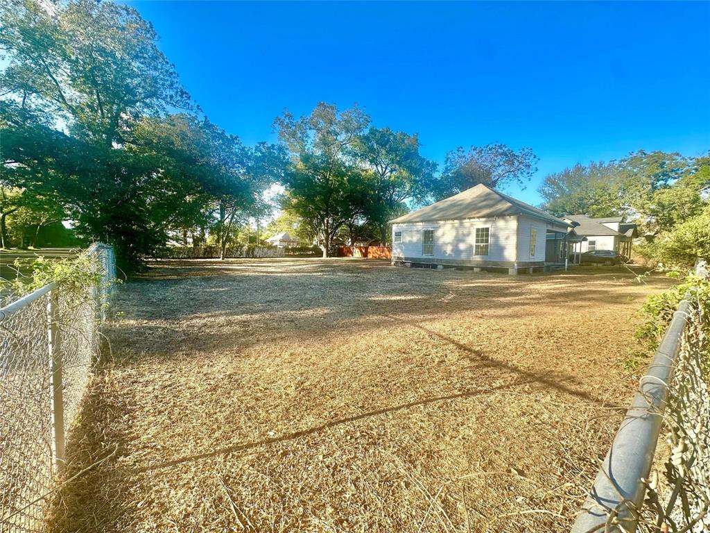 1000 & 1002 E Calhoun Avenue - Photo 13