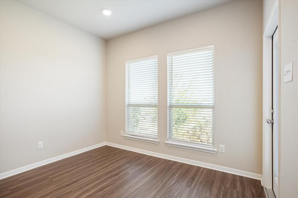 1427 Shadow Hill Lane - Photo 10
