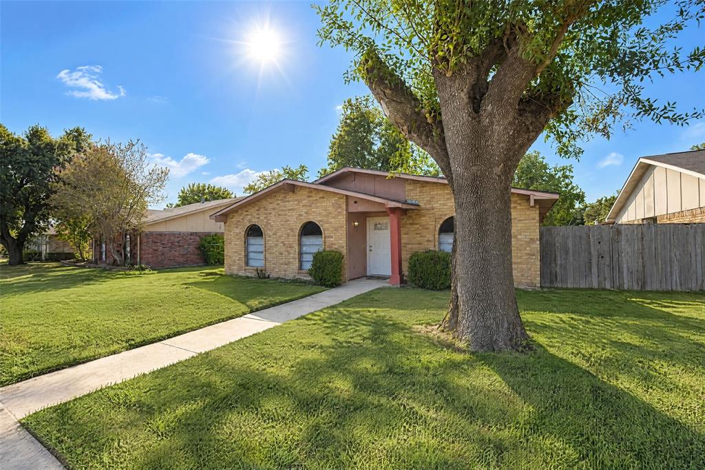 3205 Galaxie Drive - Photo 2