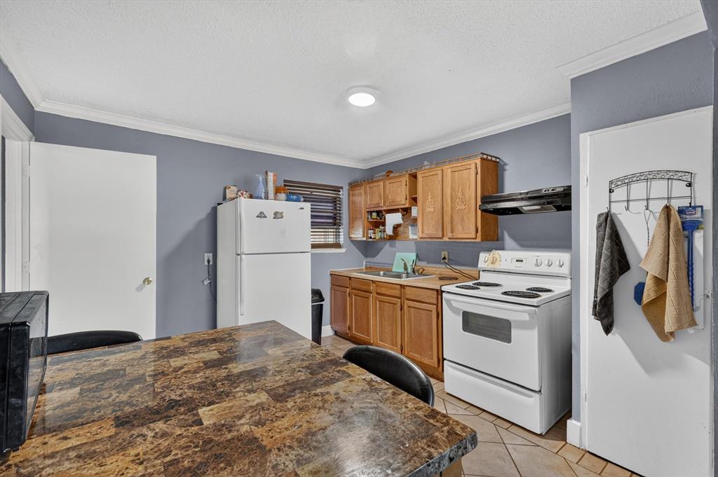 2612 Dinah Drive - Photo 5