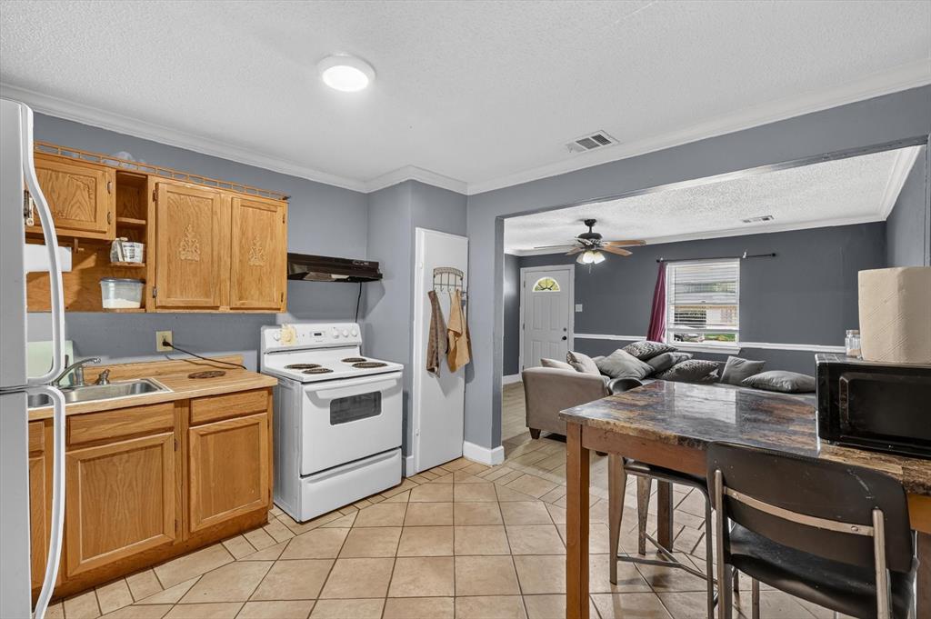 2612 Dinah Drive - Photo 8