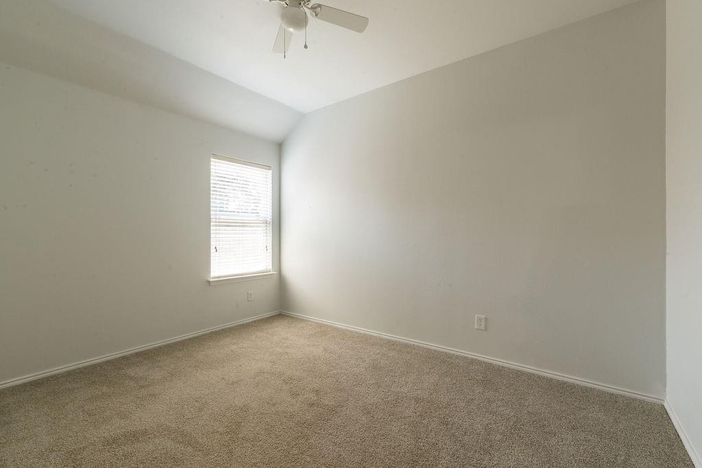 912 Hidden Oaks Drive - Photo 16