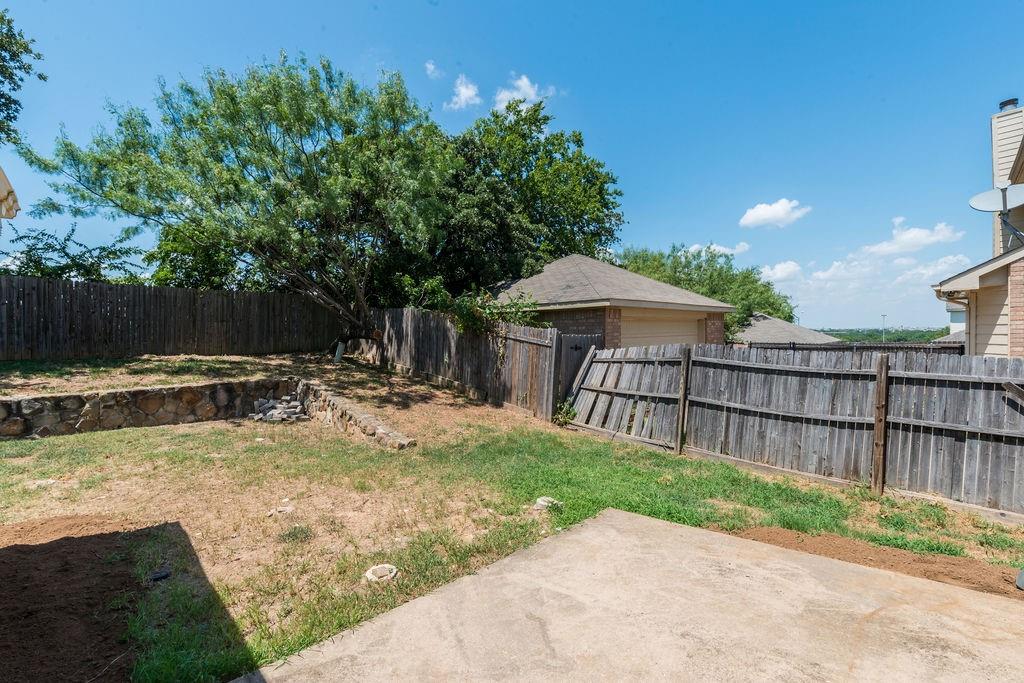 912 Hidden Oaks Drive - Photo 18