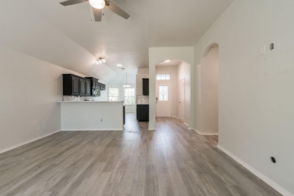 912 Hidden Oaks Drive - Photo 2