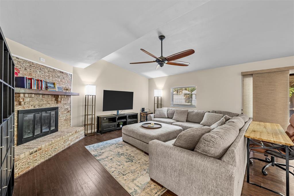 2110 Carnation Lane - Photo 4