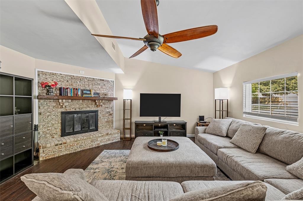 2110 Carnation Lane - Photo 6