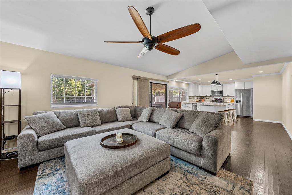 2110 Carnation Lane - Photo 7